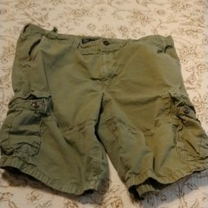 Men's American Eagle outfitters green cargo shorts size 38